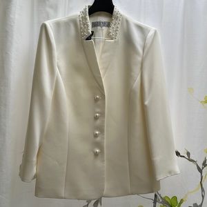 Tahari off-white beaded lined pants suit with jacket, size 10